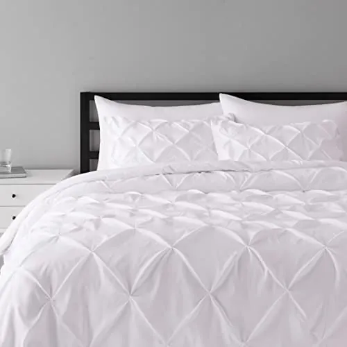 Amazon Basics Pinch Pleat All-Season Down-Alternative Comforter Bedding Set - Full / Queen, Bright White