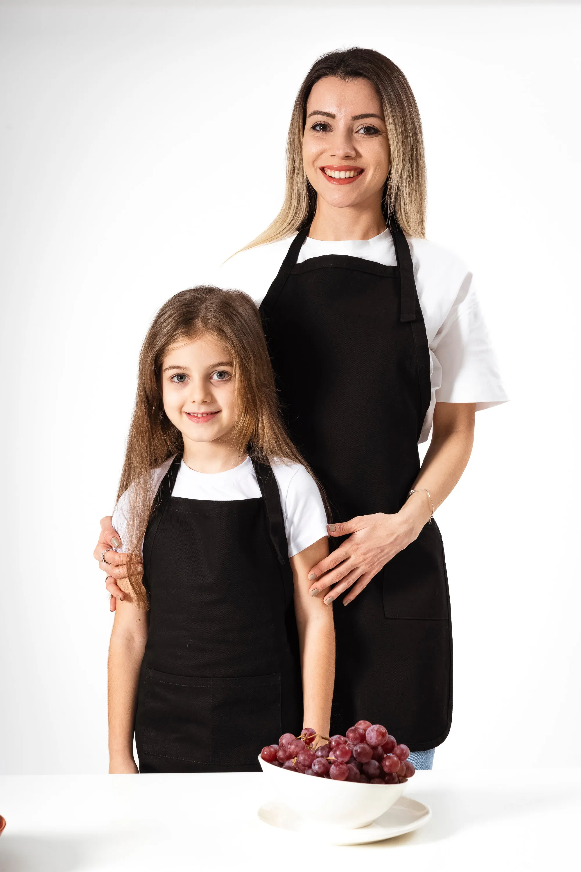 Apron with Patch Pockets Adjustable Neck Strap With Buckle