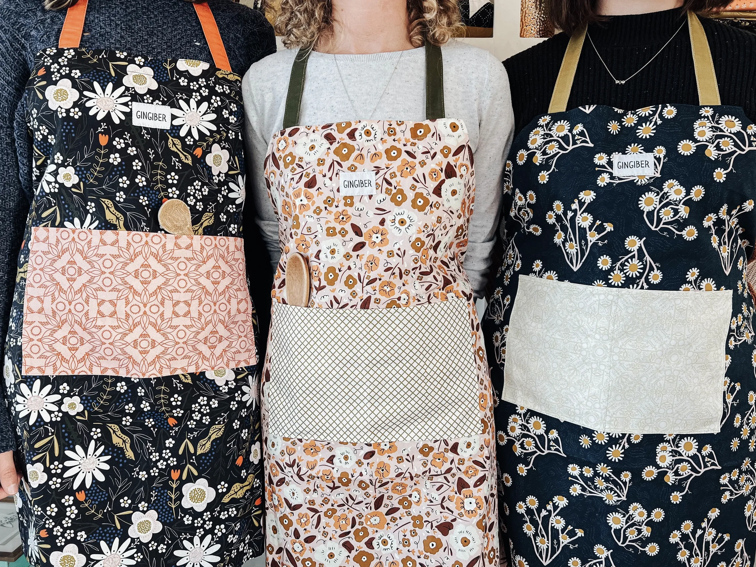 Gingiber Apron - Floral Bouquet