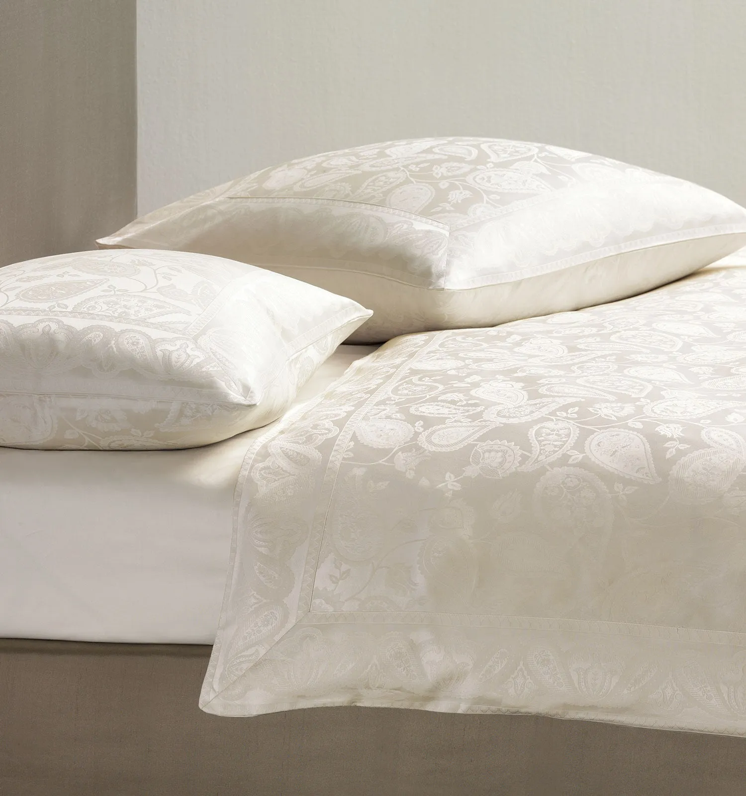 Henna Jacquard Duvet Cover in Ecru