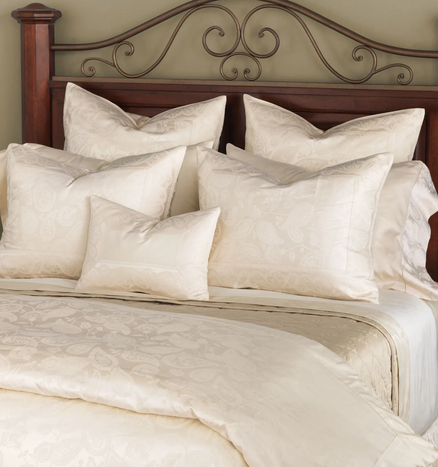 Henna Jacquard Duvet Cover in Ecru