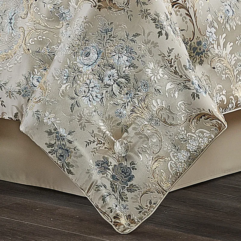 Jacqueline Comforter Set