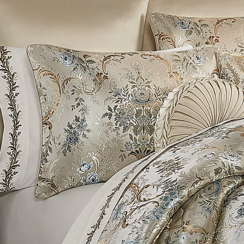 Jacqueline Comforter Set