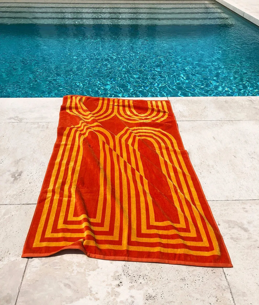 Lateral Objects Arc Warm Towel