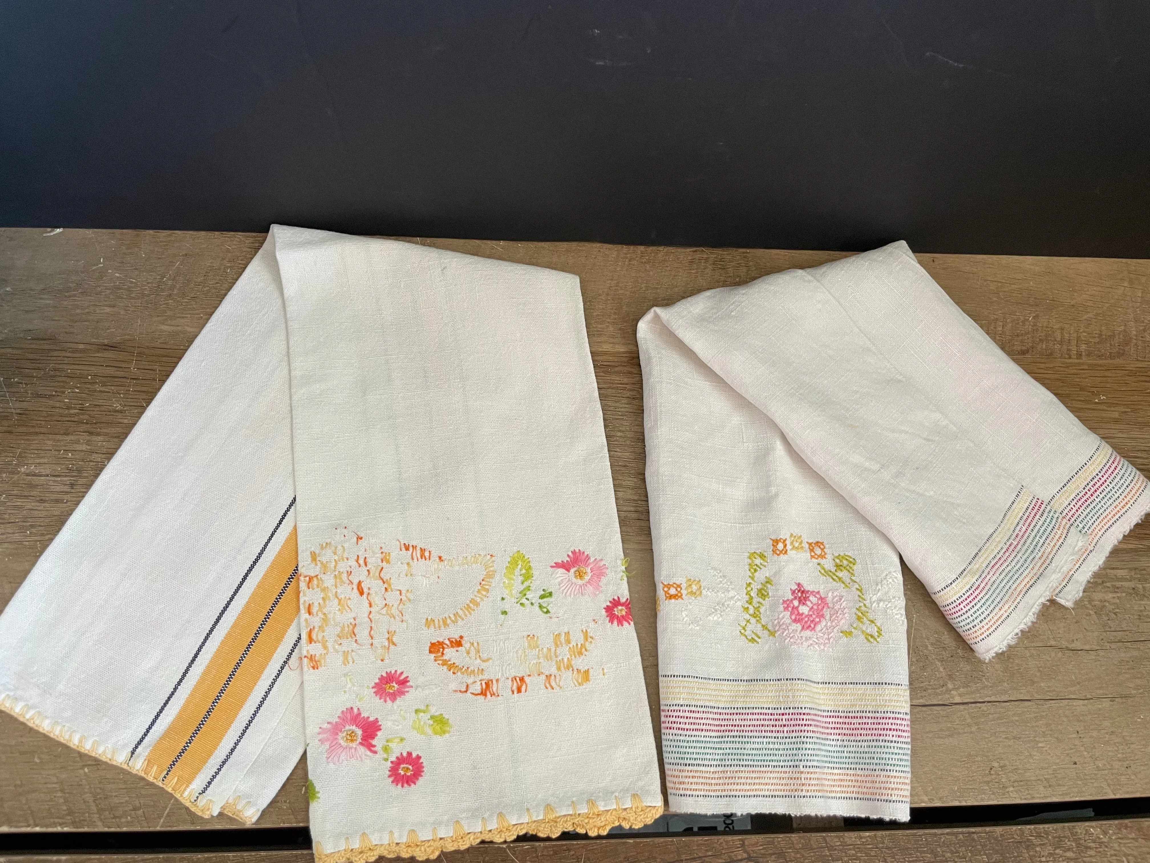 <€€ Pair/Set of 2 Embroidered & Stripes Cotton Tea Towels