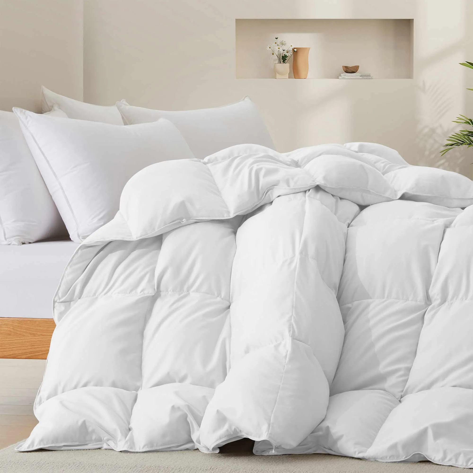 White Goose Feather Fiber and Down Comforter