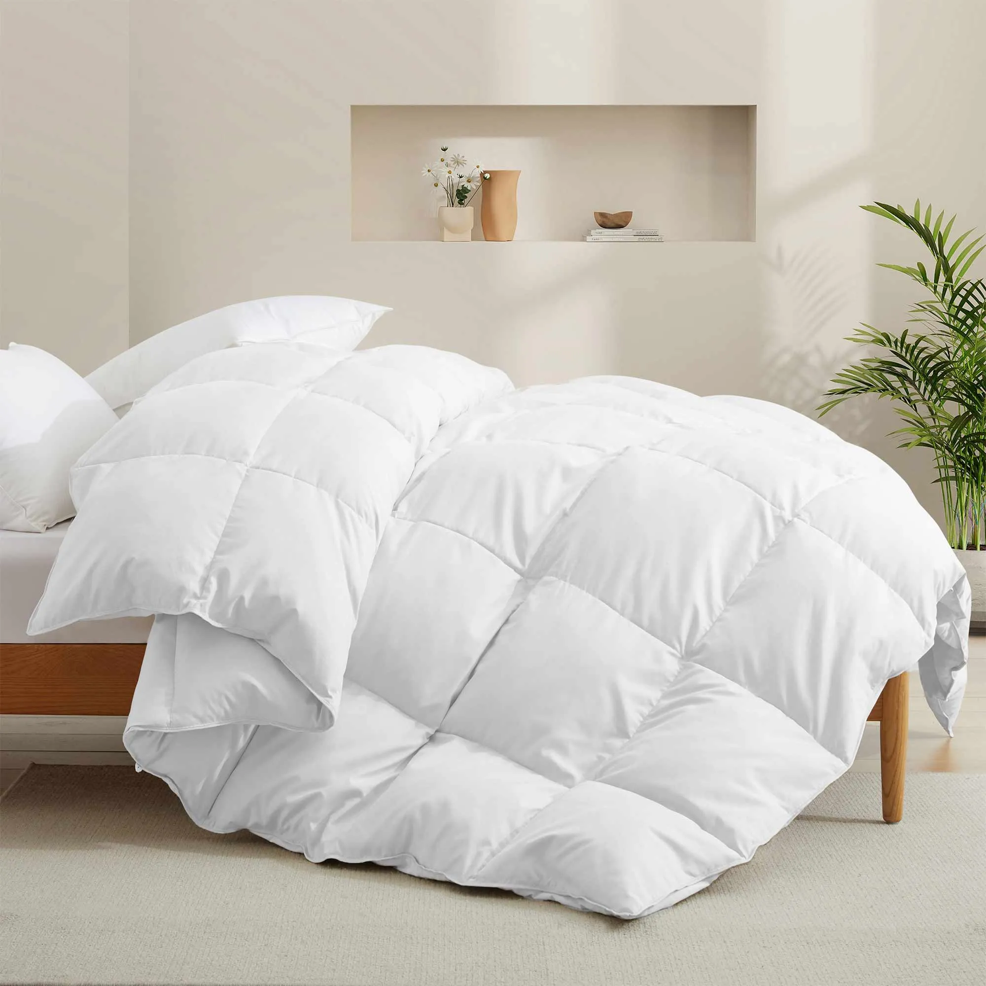 White Goose Feather Fiber and Down Comforter