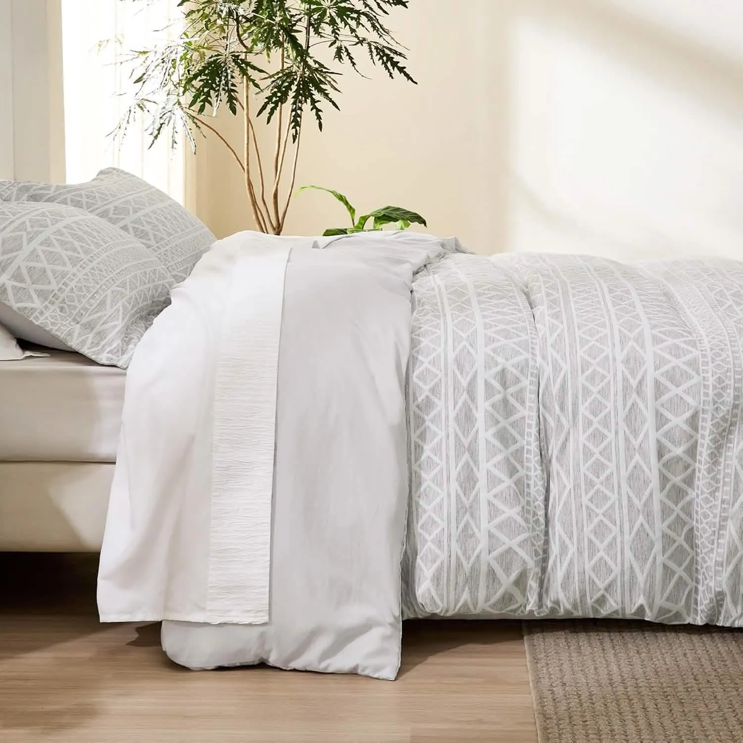 Yarn-Dyed Leaf Jacquard Duvet Cover Set