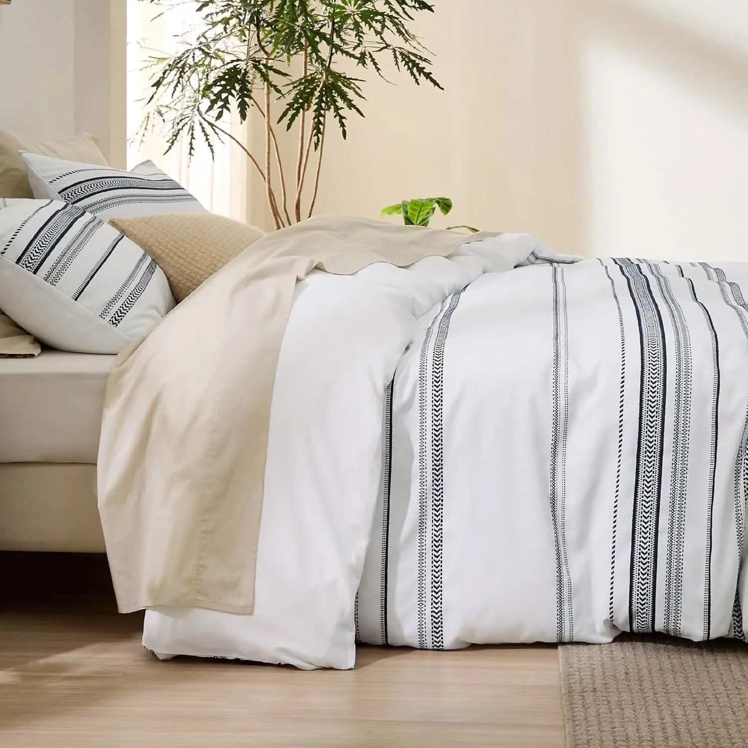 Yarn-Dyed Leaf Jacquard Duvet Cover Set